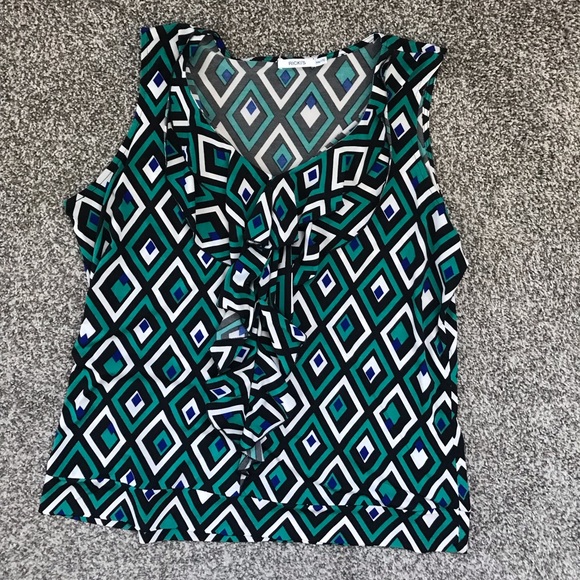 Ruffled Neck sleeveless shirt - Ricki’s XXL - Picture 2 of 2